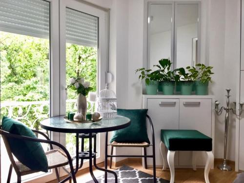 Apartment Center 400 m from National Theatre