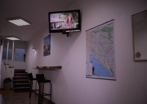 Спільний лаунж/ТБ зона, Kingdom Rooms Visoko in Вісоко