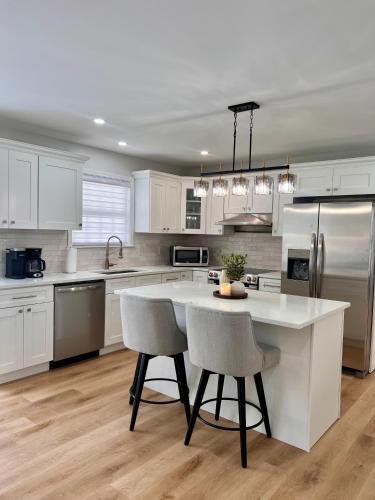 AMAZING Home with PRIVATE POOL, GAME ROOM & FIRE PIT! in Marshalls Creek