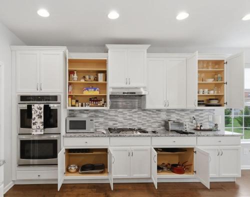 Charming 2-Bedroom Home in Vibrant Adult Community in Middletown, USA