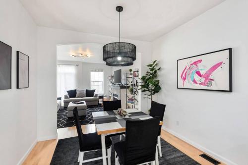 Modern Clackamas Townhome • Garage • Patio in Happy Valley (OR)