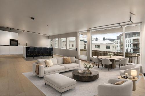 IDEAL FOR COMPANIES! Newly renovated and furnished appartements in Centrum Ulsteinvik in อุลสไตน์วิค