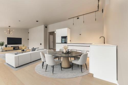 IDEAL FOR COMPANIES! Newly renovated and furnished appartements in Centrum Ulsteinvik in อุลสไตน์วิค