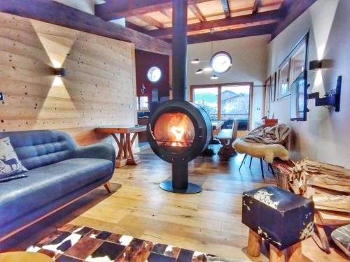 Shared lounge/TV area, MORZINE GUEST CHALET Hot tub - Sauna - Premium Location in Morzine