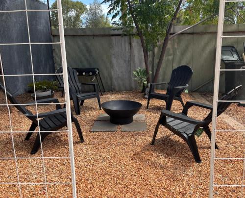 Pandora Place in Lightning Ridge