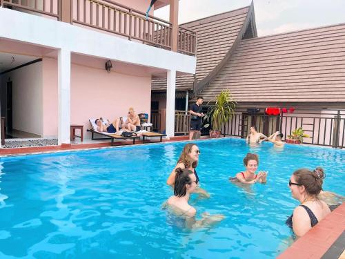 Vang Vieng Sisavang View Hotel & Pool - Vang Vieng