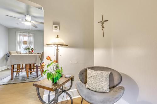 Pittsburgh Home with Private Yard 3 Mi to Dtwn! in Pittsburgh, USA