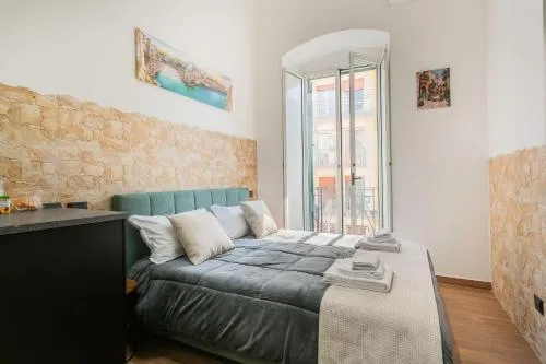 NEAR BARI VECCHIA & TRAIN STATION Typical Bari Home WITH Balcony photo 2