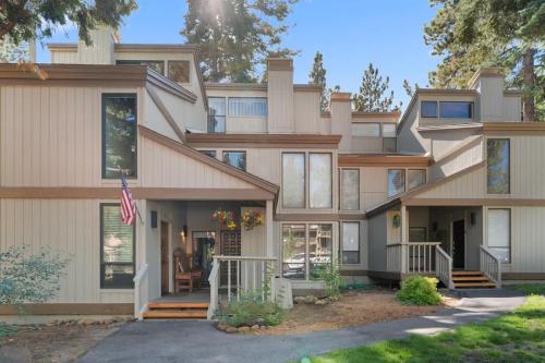 Twisted Retreat in Kings Beach (CA)