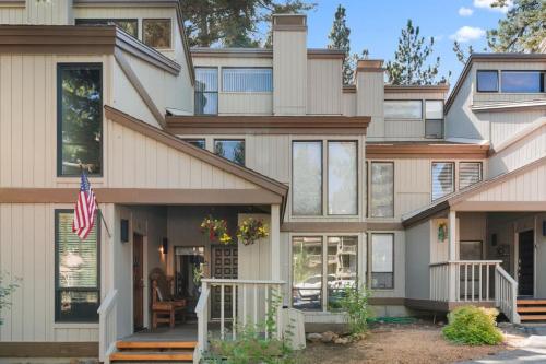 Twisted Retreat in Kings Beach (CA)