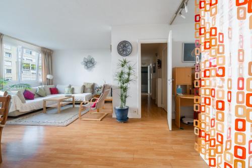 Spacious family flat 2bdr close to Eiffel Tower
