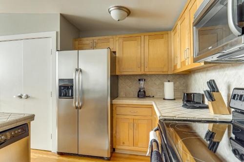 Walk Downtown | Rooftop Patio + 2 King Beds in Fayetteville (NC)