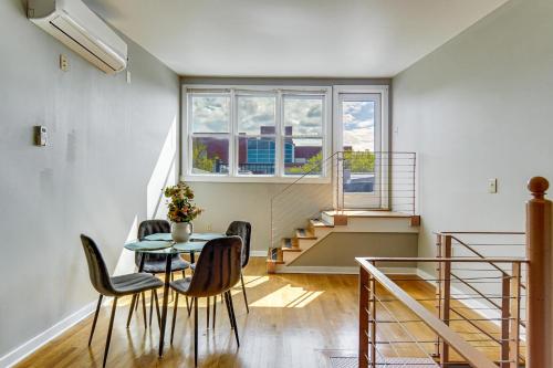 Walk Downtown | Rooftop Patio + 2 King Beds in Fayetteville (NC)