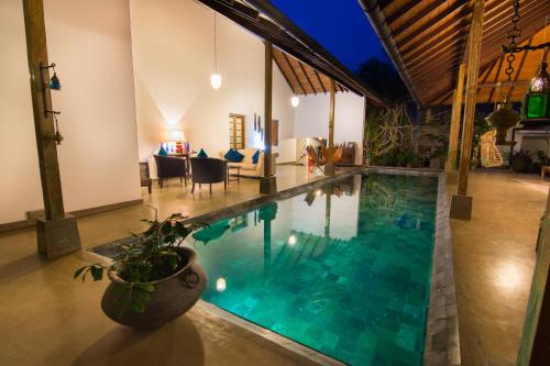 The Kandyan Manor by Bhathiya and  Suzy - Tap to explore photos