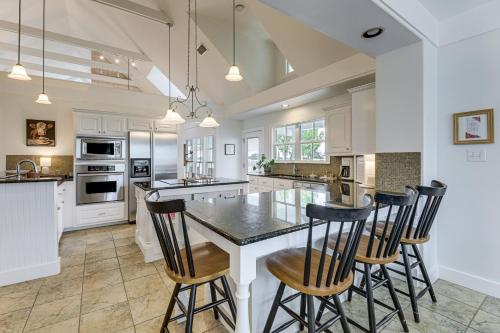 Elevated Farmhouse Getaway in Thorndale in Rockdale (TX)