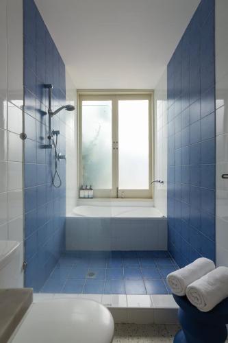 Amazing Light Filled Annandale Home - image 10