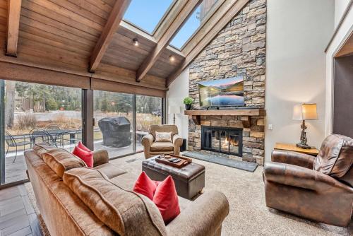 Bright Breck Condo Walk to Ski Lift and Shuttle in Breckenridge, USA