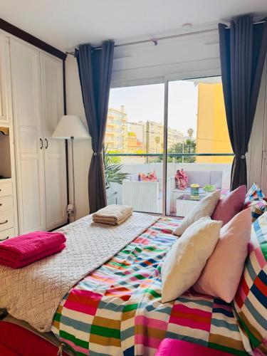 Studio Palais des Arts terrasse cosy parking prive 150m plage clim wifi