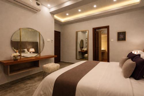 Luxury 3 Bedroom Cottage with Mountain Views - Murree - image 9