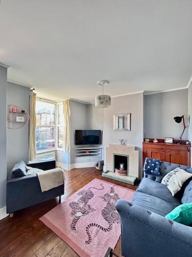 Charming 2 Bed Terrace in Central Caversham – khách sạn tại Caversham