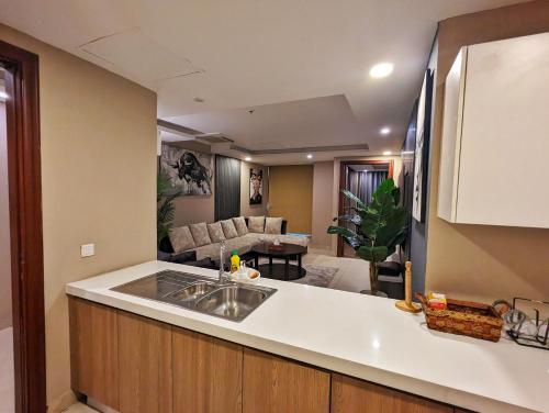 Goldcrest Mall and Residency - Deluxe One-Bed Apartment - image 3