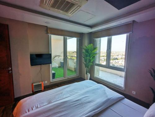 Goldcrest Mall and Residency - Deluxe One-Bed Apartment - image 8