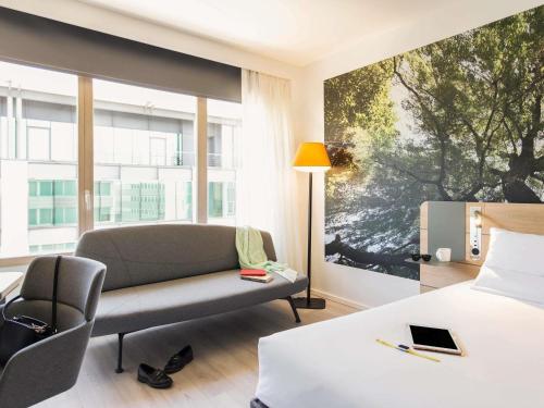 room detail thumbnail 1