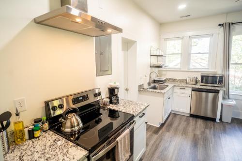 Walk To Duke Campus! 1 Bedroom In Trinity Park! in Durham, USA