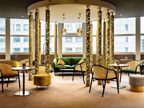 Bar/lounge, Pullman Paris La Defense Hotel in La Defense
