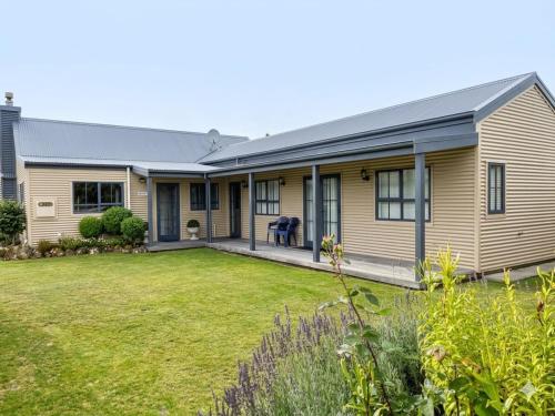 'Muriwai Lakehouse' in มานาปัวริ