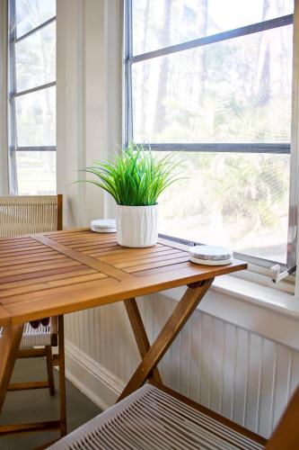 Erkély/terasz, Charming 1940s Daybook Cottage on the Florida Hidden Coast in Inglis (FL)