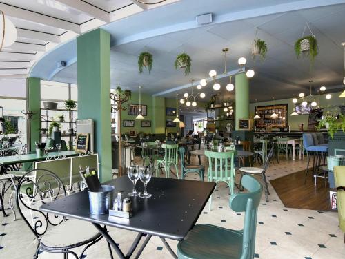 餐廳, ibis Nantes Saint-Herblain in 聖埃爾布蘭