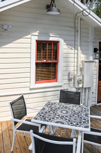 Létesítmények, Charming 1940s Daybook Cottage on the Florida Hidden Coast in Inglis (FL)