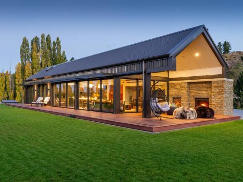 المنظر الخارجي, D&D Lodge - Central Otago Architectural Retreat in الكسندرا