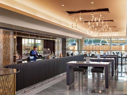 Bar/lounge, Sofitel London Heathrow Hotel in London