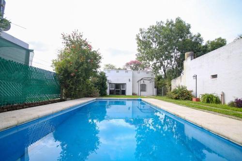 Casa con pileta Sauce Viejo, Cerca del rio y aeropuerto in 索斯比埃荷
