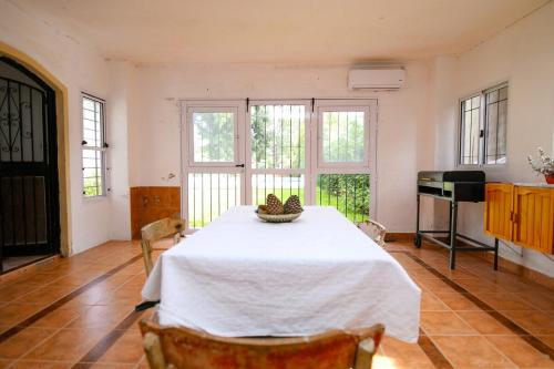 Casa con pileta Sauce Viejo, Cerca del rio y aeropuerto in 索斯比埃荷