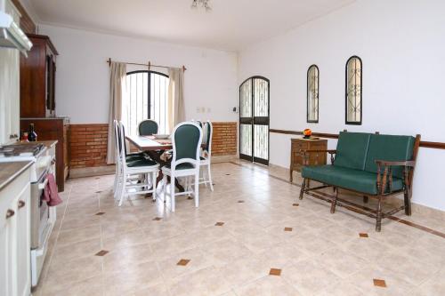 Casa con pileta Sauce Viejo, Cerca del rio y aeropuerto in 索斯比埃荷