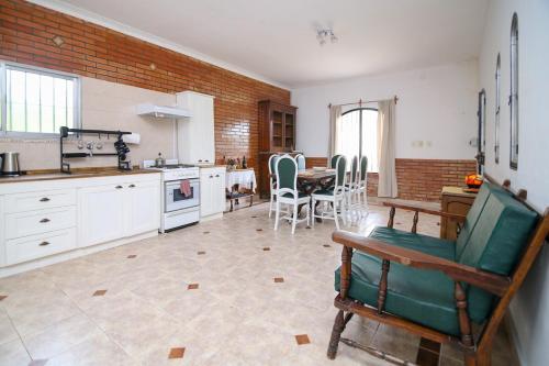 Casa con pileta Sauce Viejo, Cerca del rio y aeropuerto in 索斯比埃荷