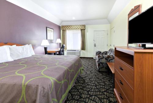 Super 8 by Wyndham Fairfield Tx - image 33