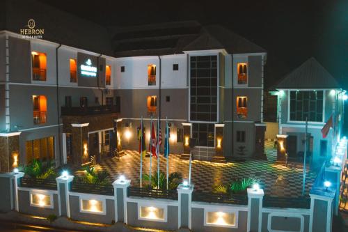 Hebron Hotels And Suites Owerri in אוורי
