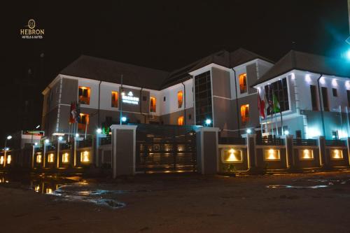 Hebron Hotels And Suites Owerri in אוורי