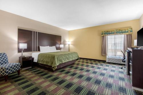 Quality Inn - image 25