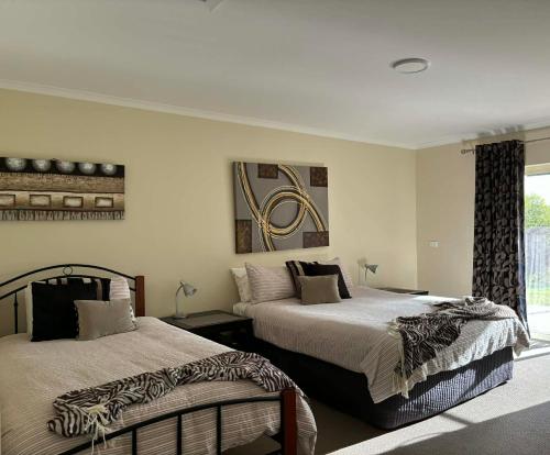 Colonial Inn Guest Rooms in Yackandandah