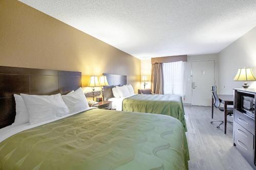 Quality Inn & Suites - image 36