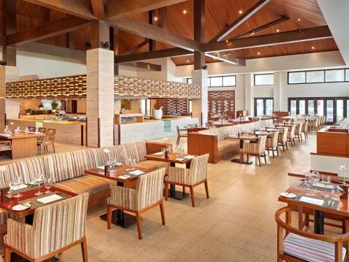 Restaurant, Pullman Danang Beach Resort in Hòa Hải