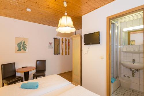 Hotel Moosbichl – Munich, CO