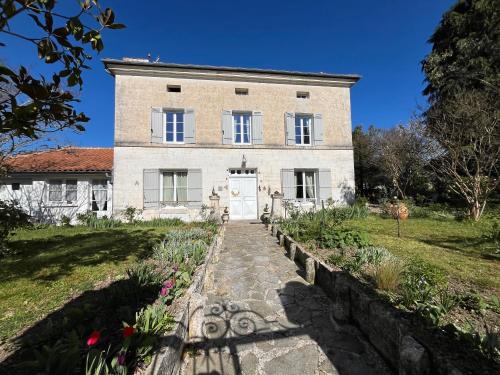 Зовнішній вигляд готелю, Villa Médicis (Villa Medicis) in Brantome