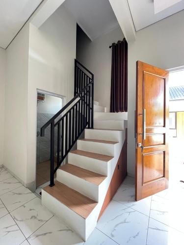 D & R House Syariah - Kec. Jambu