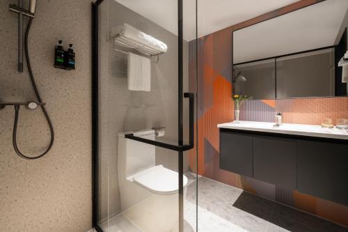 room detail thumbnail 2